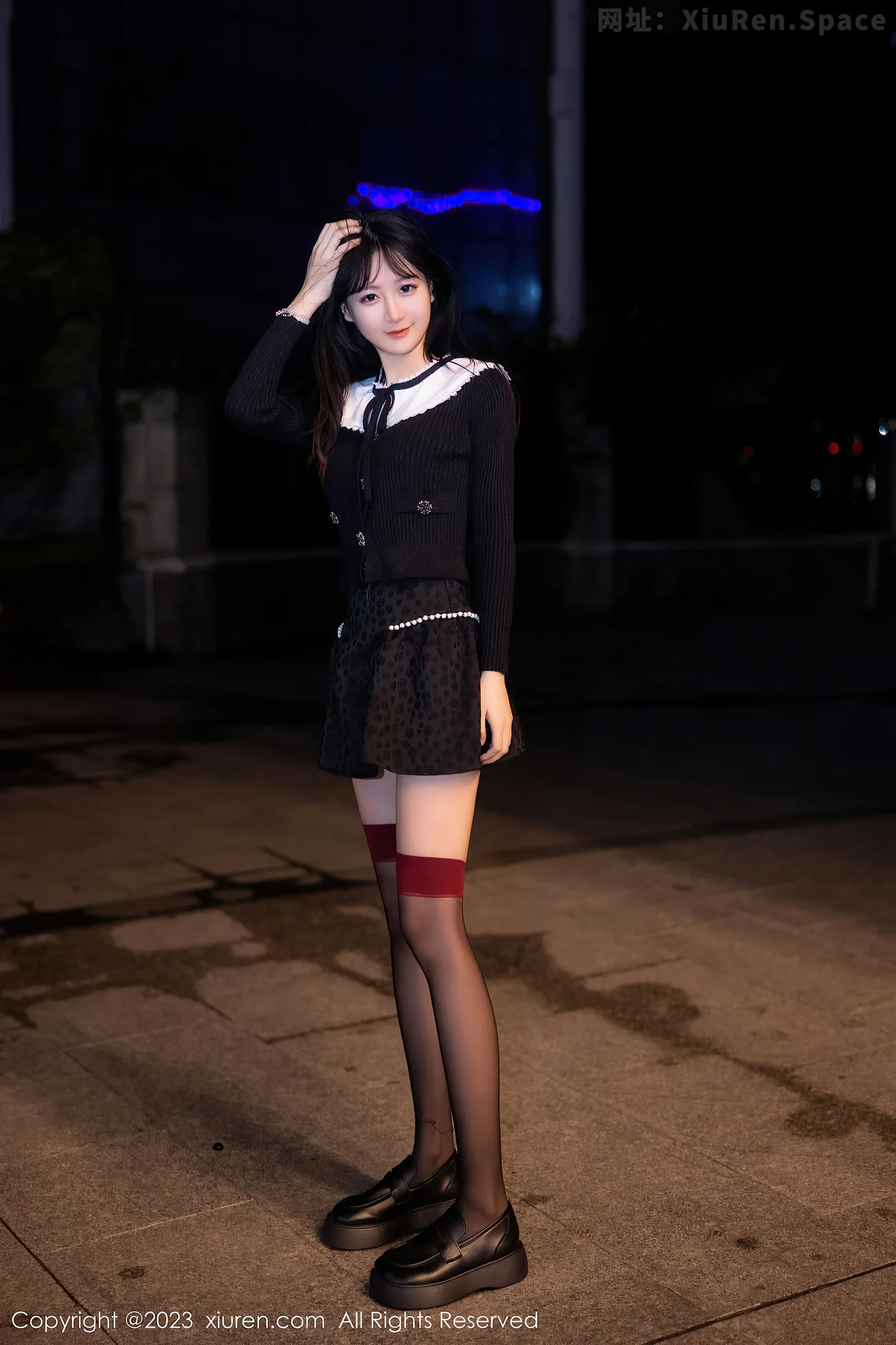 图片[2]-[XiuRen秀人网]2023.05.11 VOL.6724 幼幼 黑色短裙与蕾丝内衣加黑丝美腿性感私房写真集-秀人网官方网站